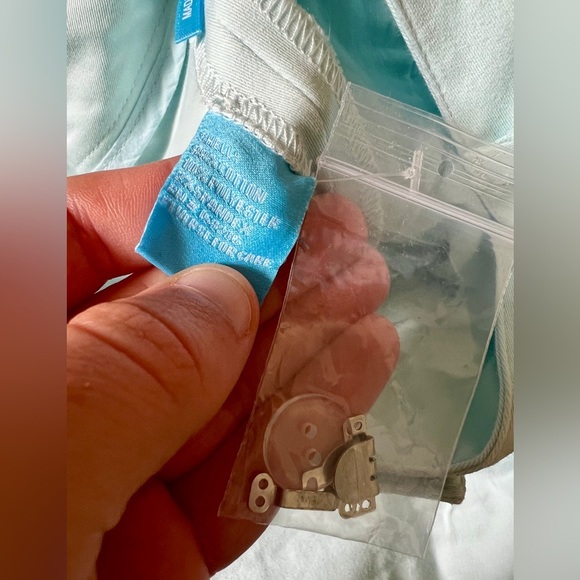 J. McLaughlin NWT Aqua Petal Trouser Shorts - Size 2 (29") - Picture 12 of 13